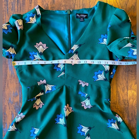 Ms.Selfridge Classic Green Floral Tea Dress with Open Puff Sleeve, Size 4 (US) - Picture 9 of 16